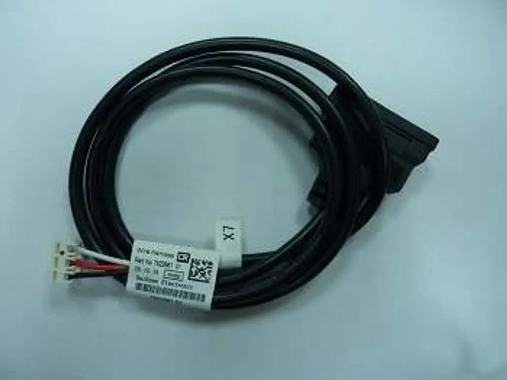 Schwarzes Kabel mit zwei unterschiedlichen Steckern, vermutlich von Remeha, für den Anschluss an ein Dreiwegeventil.